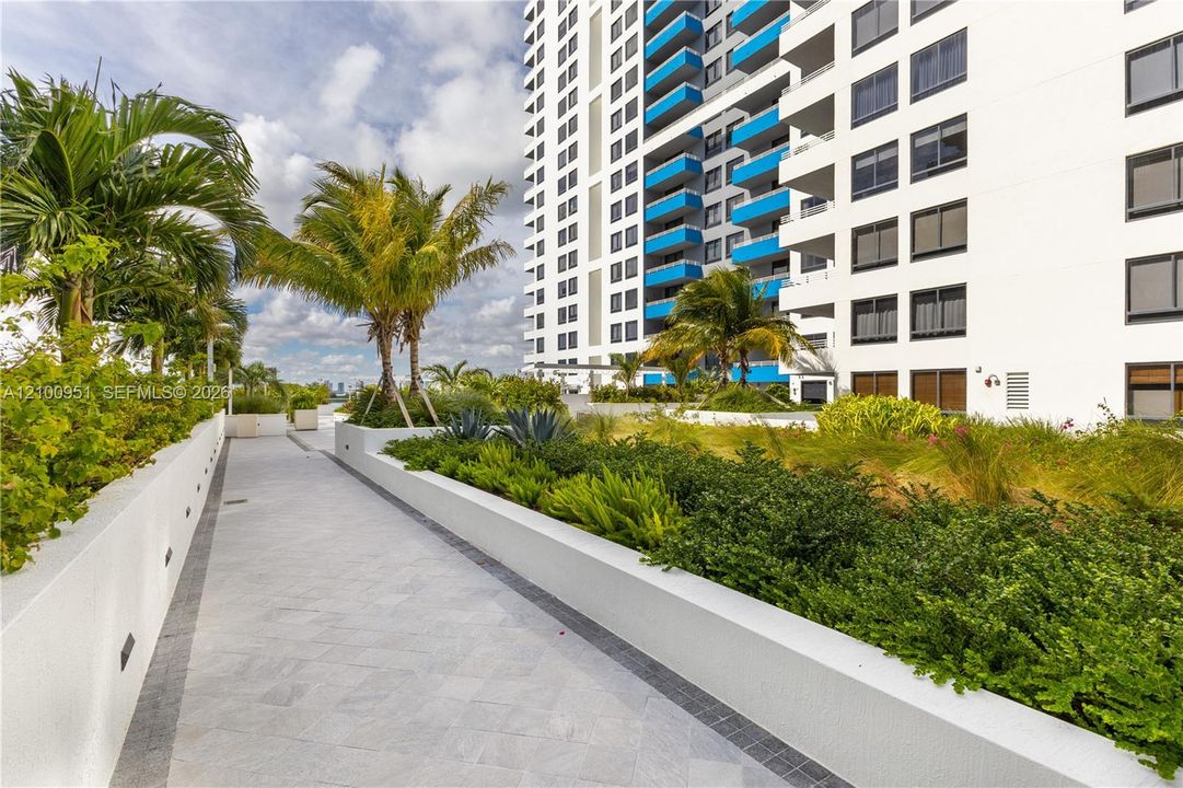 For Rent: $7,000 (2 beds, 2 baths, 1262 Square Feet)