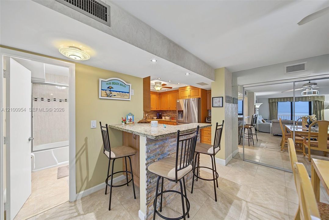 En Venta: $465,000 (2 camas, 2 baños, 1254 Pies cuadrados)