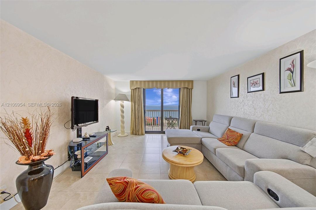 En Venta: $465,000 (2 camas, 2 baños, 1254 Pies cuadrados)