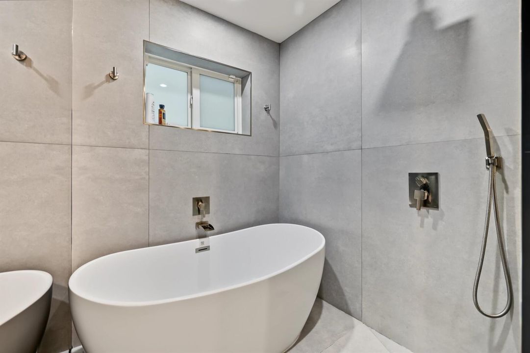 1311 SE 4th Ave -36