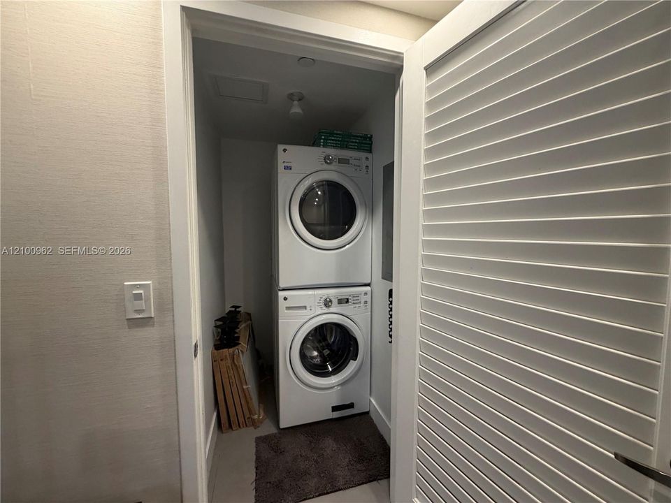 В аренду: $10,000 (3 спален, 3 ванн, 1753 Квадратных фут)