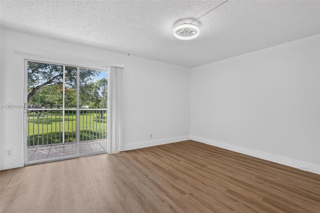 В аренду: $1,600 (1 спален, 1 ванн, 811 Квадратных фут)
