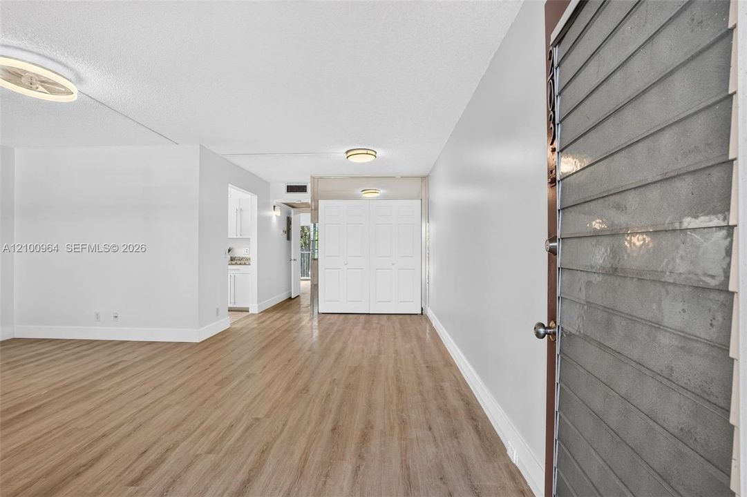 В аренду: $1,600 (1 спален, 1 ванн, 811 Квадратных фут)