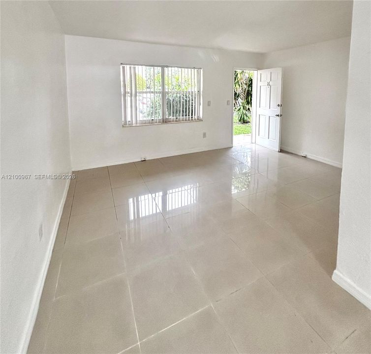 В аренду: $1,525 (0 спален, 1 ванн, 20152 Квадратных фут)