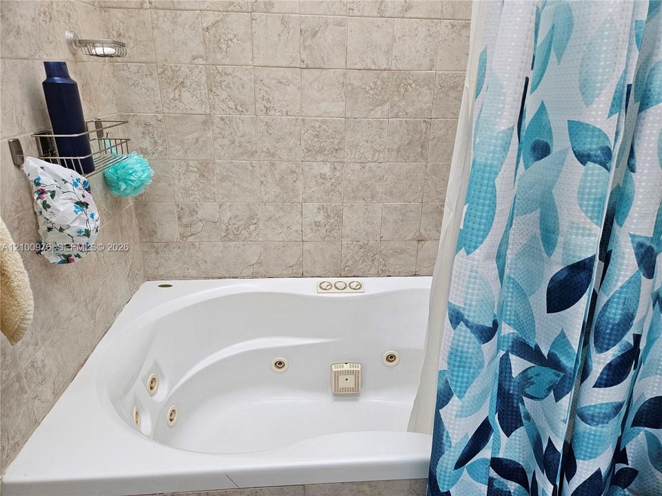 For Rent: $1,699 (1 beds, 1 baths, 600 Square Feet)