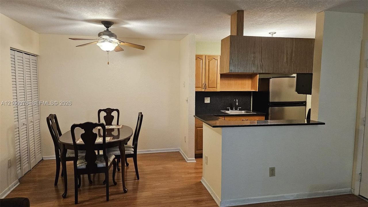 For Rent: $1,699 (1 beds, 1 baths, 600 Square Feet)