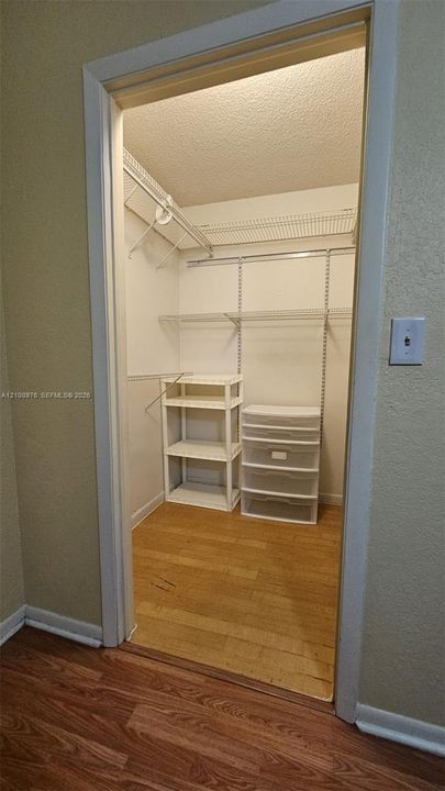 For Rent: $1,699 (1 beds, 1 baths, 600 Square Feet)