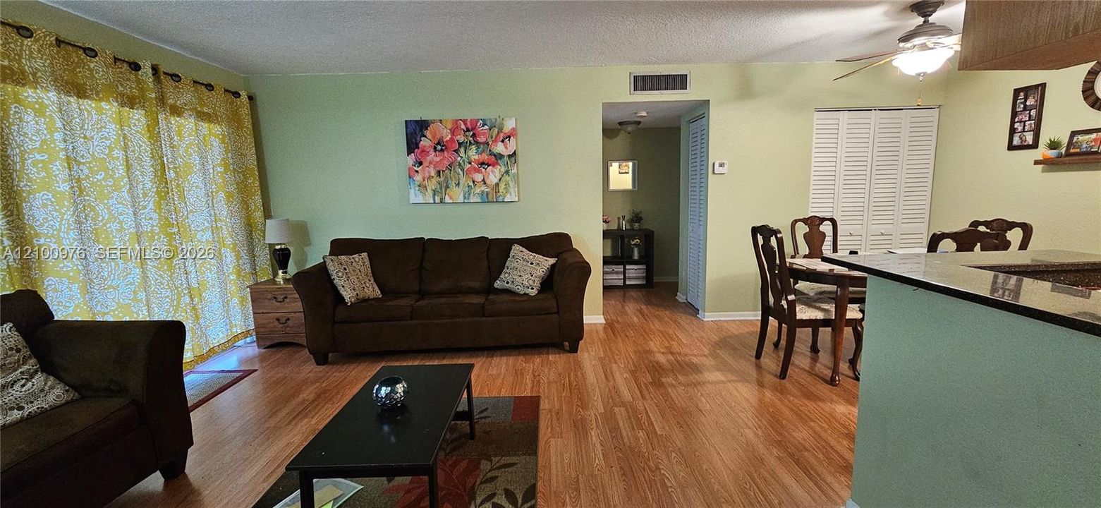 For Rent: $1,699 (1 beds, 1 baths, 600 Square Feet)