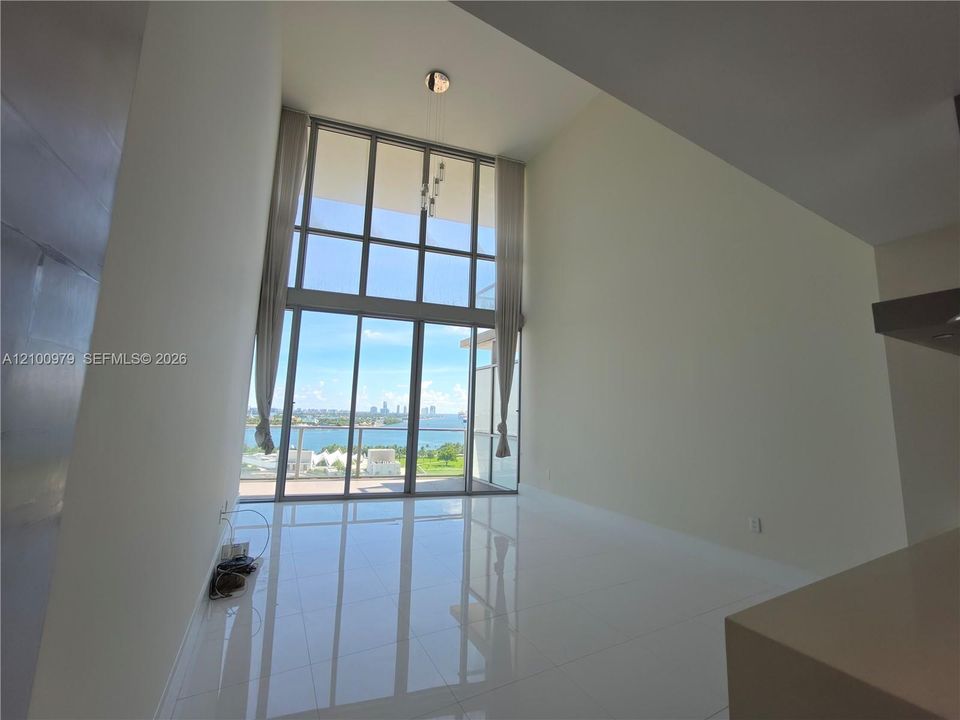For Rent: $6,000 (1 beds, 2 baths, 1675 Square Feet)
