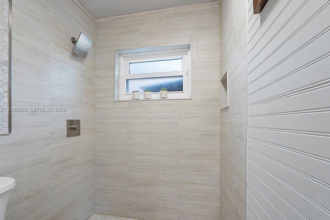 En Renta: $4,250 (4 camas, 3 baños, 1493 Pies cuadrados)