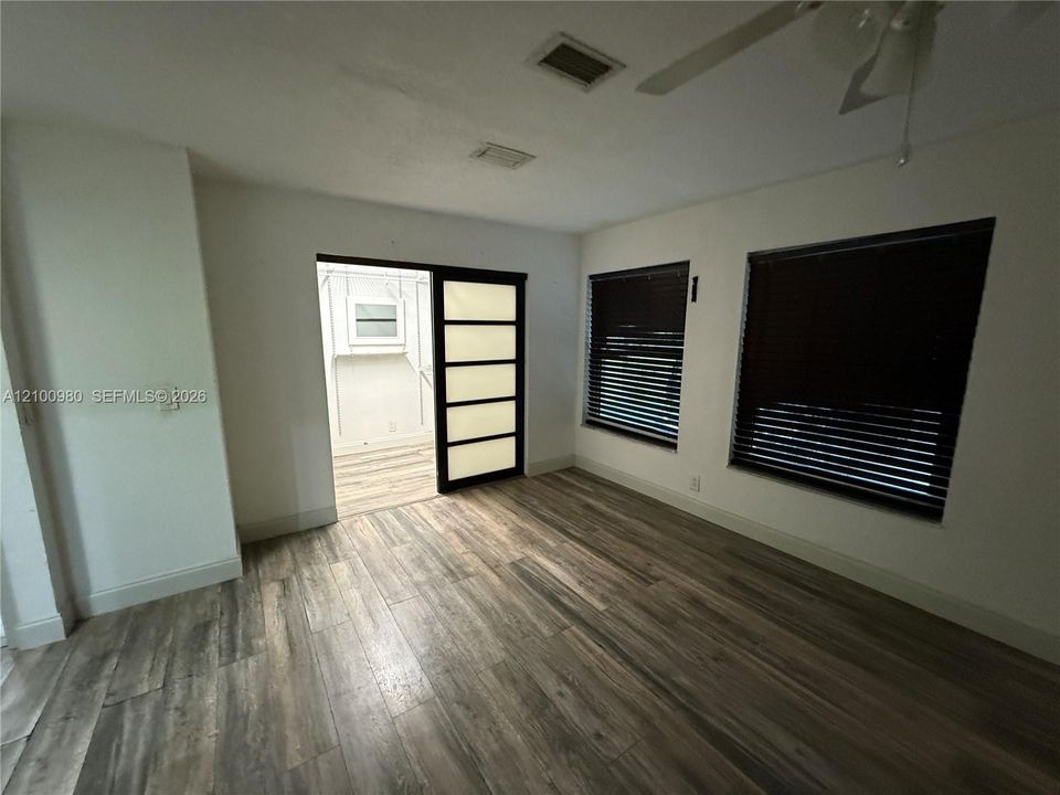 En Renta: $4,250 (4 camas, 3 baños, 1493 Pies cuadrados)