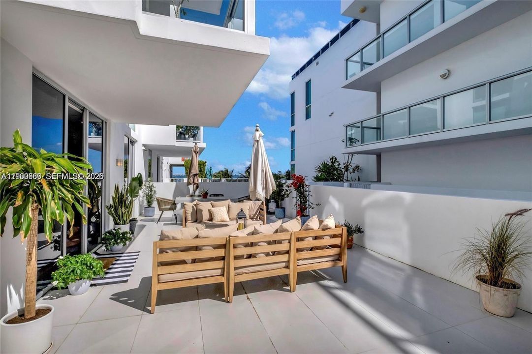 720 NE 62 street -Unit 307