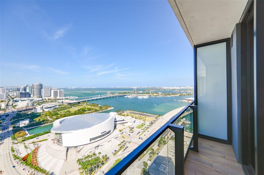 For Rent: $3,200 (0 beds, 1 baths, 442 Square Feet)