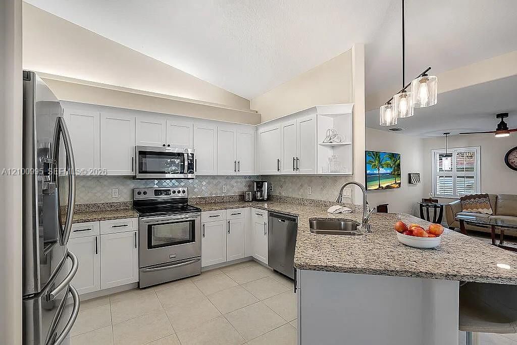 En Venta: $499,900 (3 camas, 2 baños, 2010 Pies cuadrados)