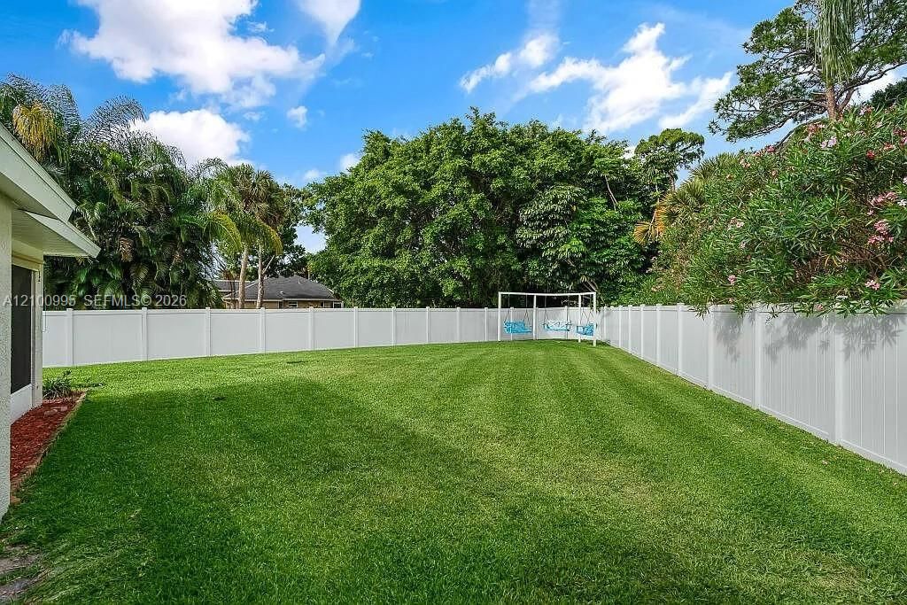 En Venta: $499,900 (3 camas, 2 baños, 2010 Pies cuadrados)