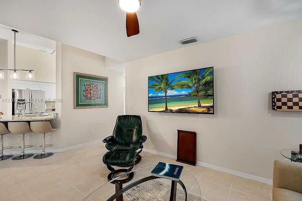 En Venta: $499,900 (3 camas, 2 baños, 2010 Pies cuadrados)