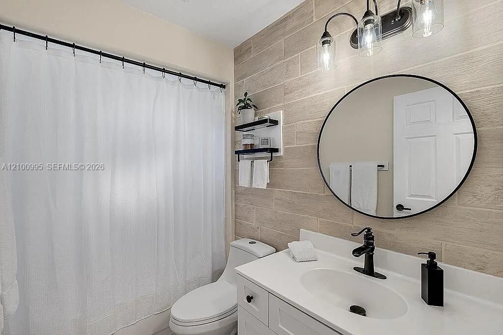 En Venta: $499,900 (3 camas, 2 baños, 2010 Pies cuadrados)