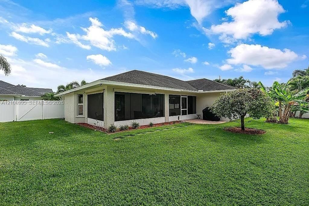 En Venta: $499,900 (3 camas, 2 baños, 2010 Pies cuadrados)
