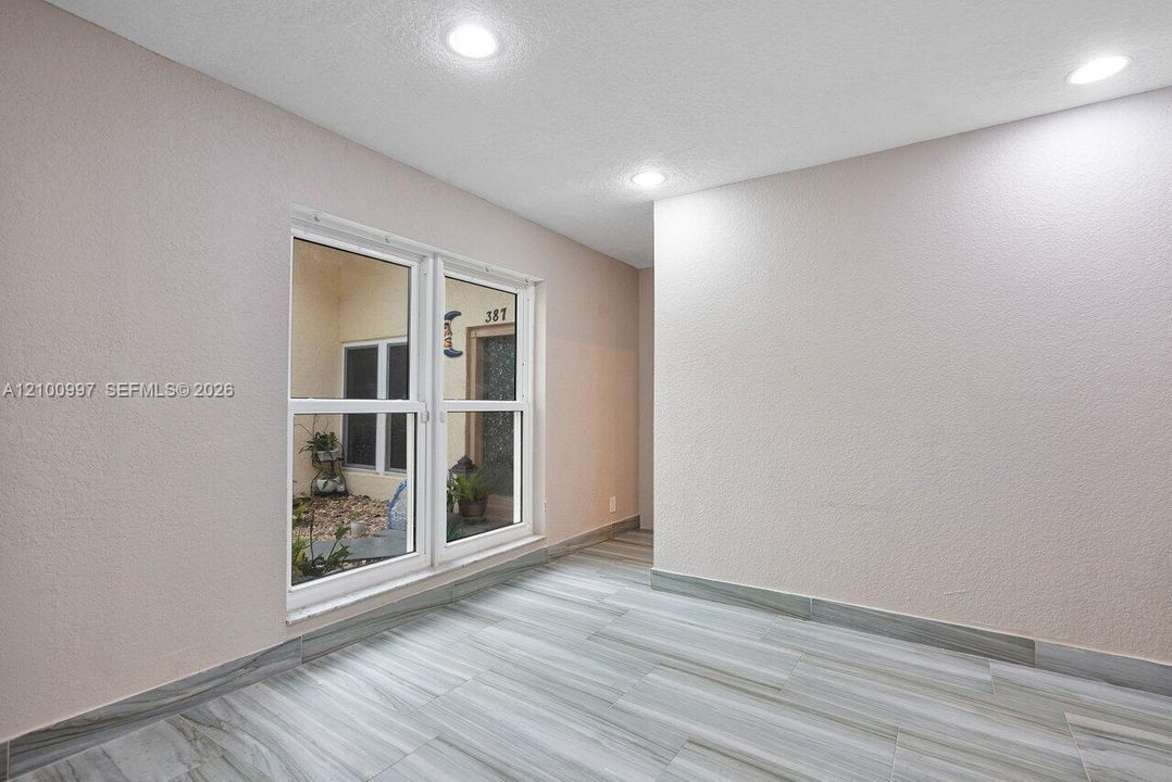 На продажу: $619,500 (4 спален, 3 ванн, 1493 Квадратных фут)