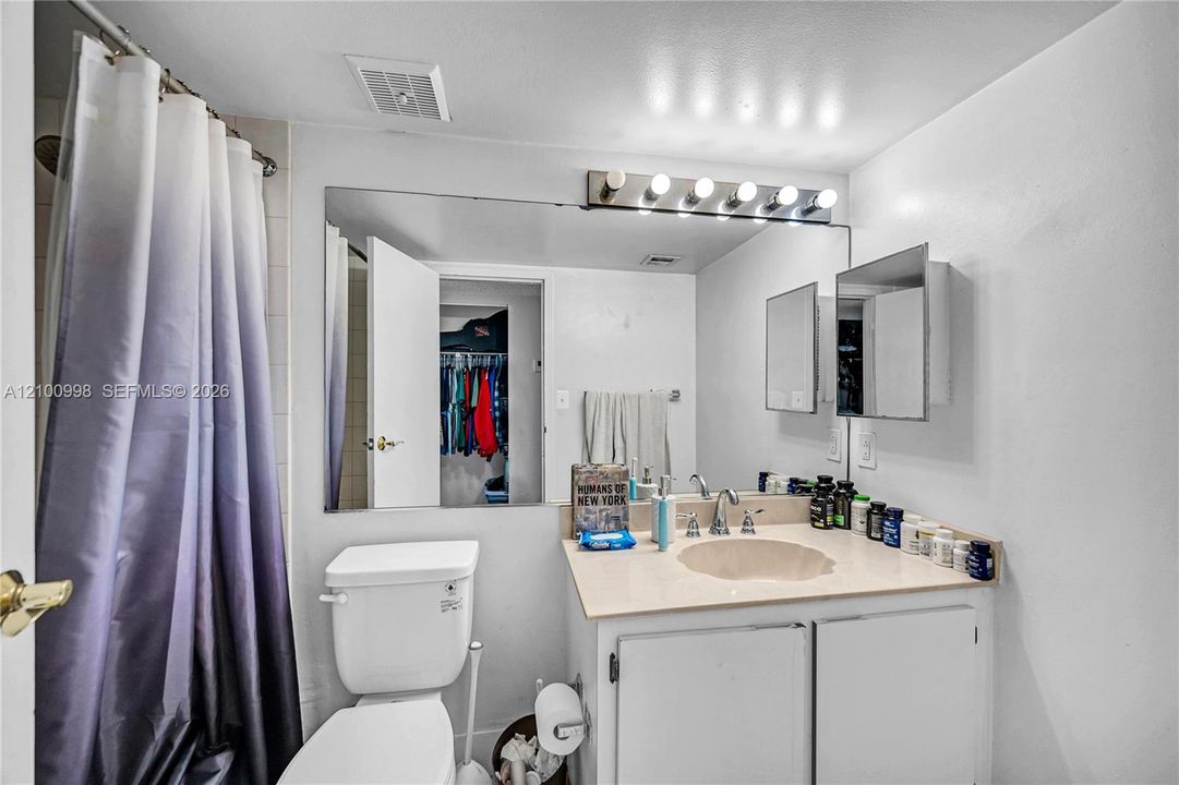 For Sale: $385,000 (2 beds, 2 baths, 1030 Square Feet)
