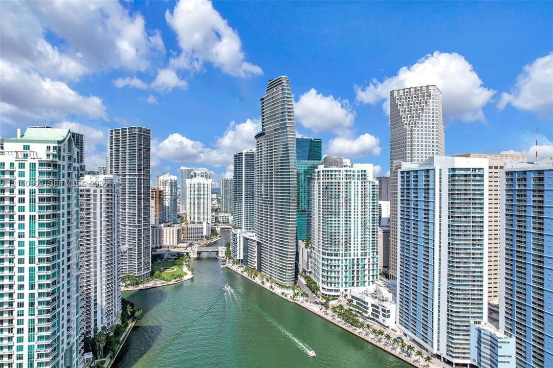 For Sale: $899,000 (1 beds, 1 baths, 760 Square Feet)