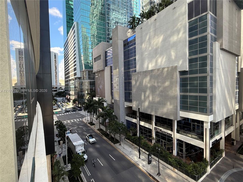 For Sale: $899,000 (1 beds, 1 baths, 760 Square Feet)