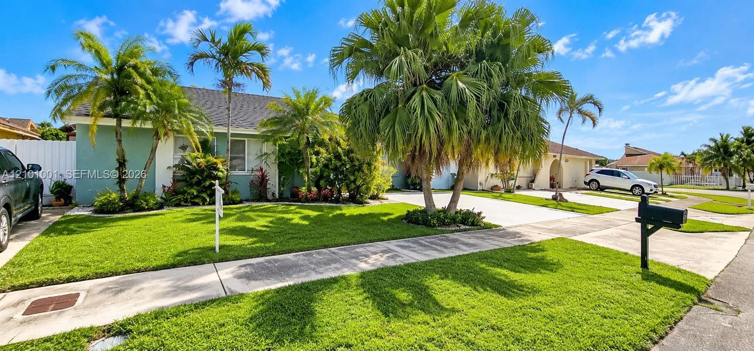 For Rent: $2,750 (3 beds, 1 baths, 1140 Square Feet)