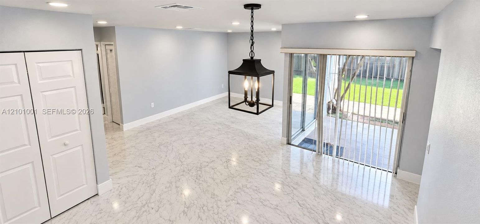 For Rent: $2,750 (3 beds, 1 baths, 1140 Square Feet)