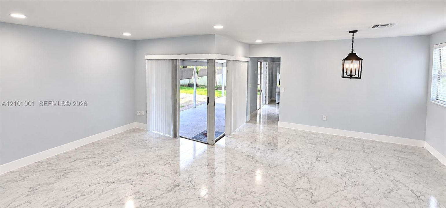 For Rent: $2,750 (3 beds, 1 baths, 1140 Square Feet)