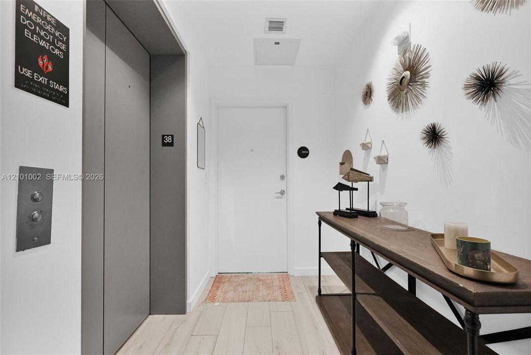 For Rent: $6,200 (2 beds, 2 baths, 1057 Square Feet)