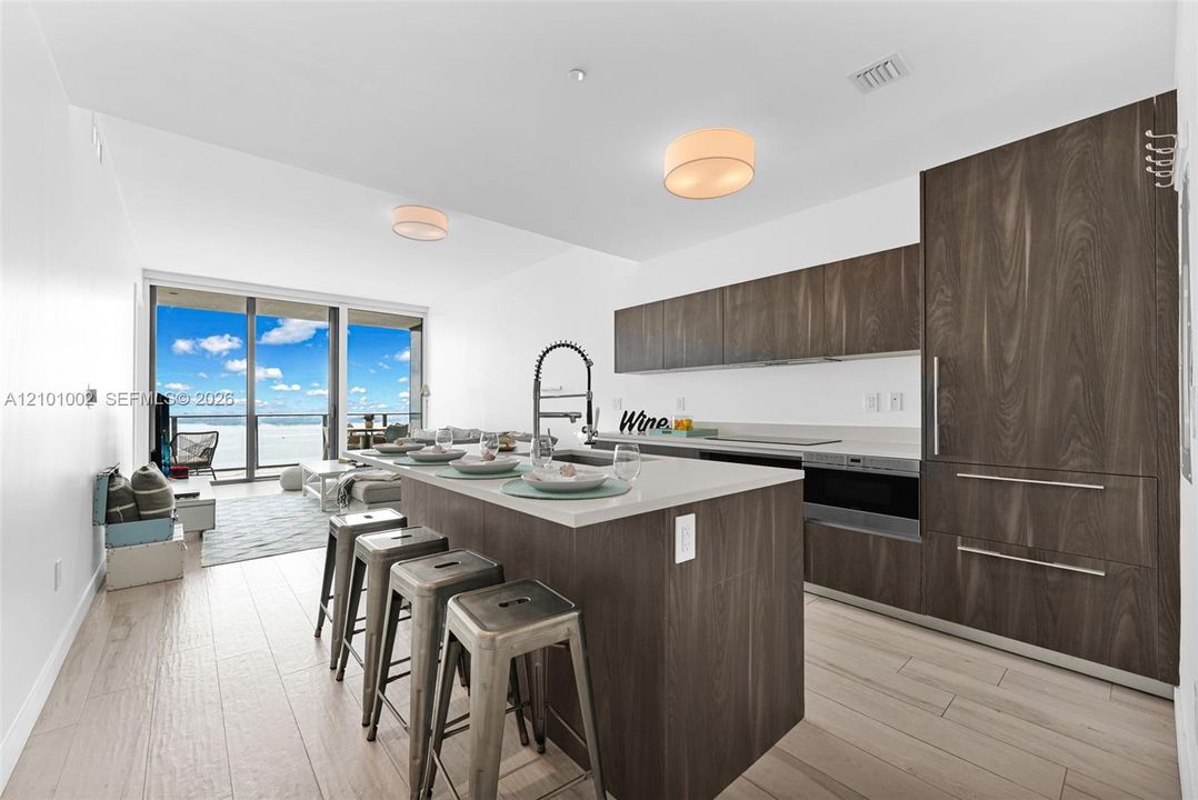 For Rent: $6,200 (2 beds, 2 baths, 1057 Square Feet)