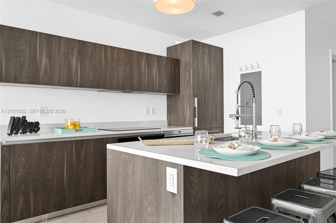 For Rent: $6,200 (2 beds, 2 baths, 1057 Square Feet)