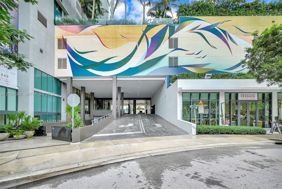 For Rent: $6,200 (2 beds, 2 baths, 1057 Square Feet)