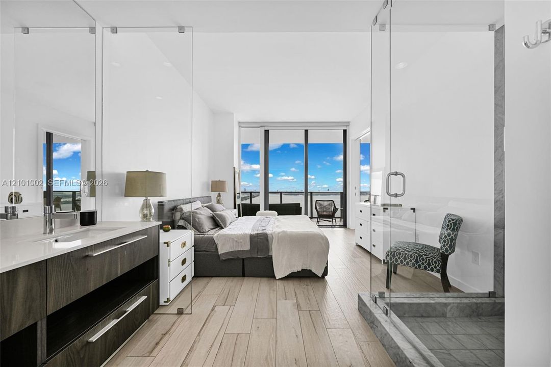 For Rent: $6,200 (2 beds, 2 baths, 1057 Square Feet)