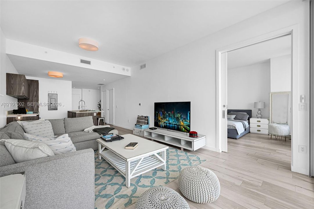 For Rent: $6,200 (2 beds, 2 baths, 1057 Square Feet)