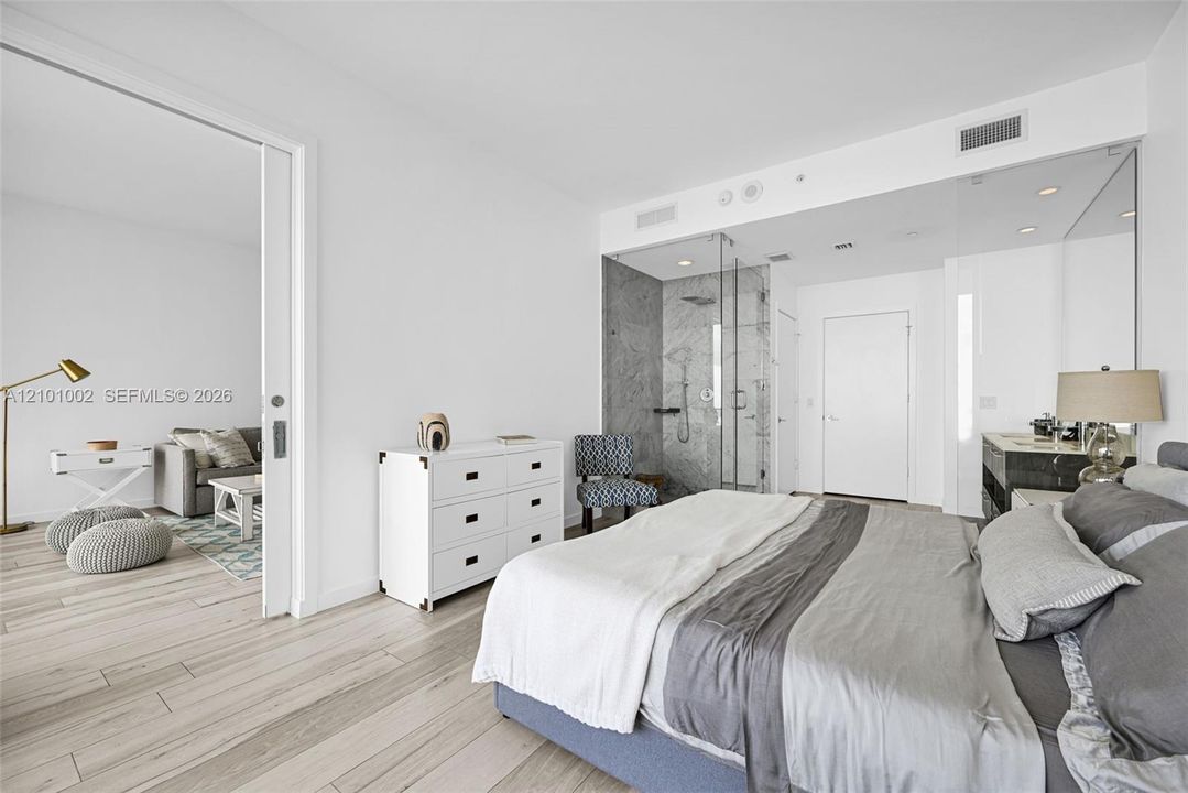For Rent: $6,200 (2 beds, 2 baths, 1057 Square Feet)