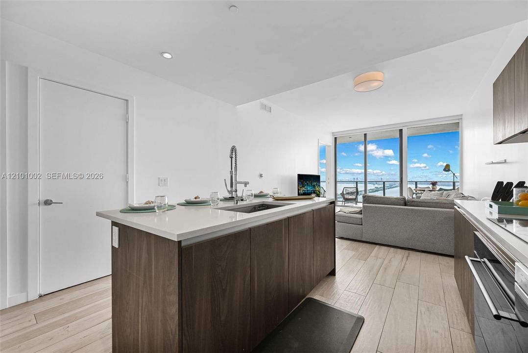 For Rent: $6,200 (2 beds, 2 baths, 1057 Square Feet)