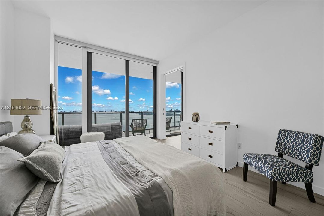 For Rent: $6,200 (2 beds, 2 baths, 1057 Square Feet)