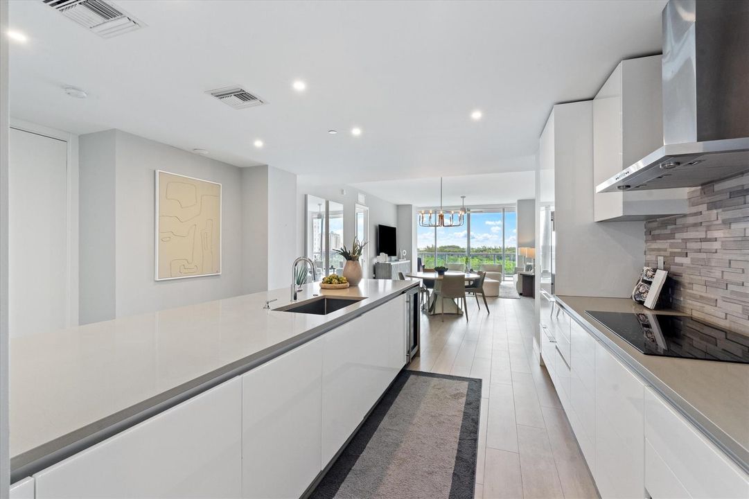 07-920 Intracostal Drive #702 Ft. Lauder
