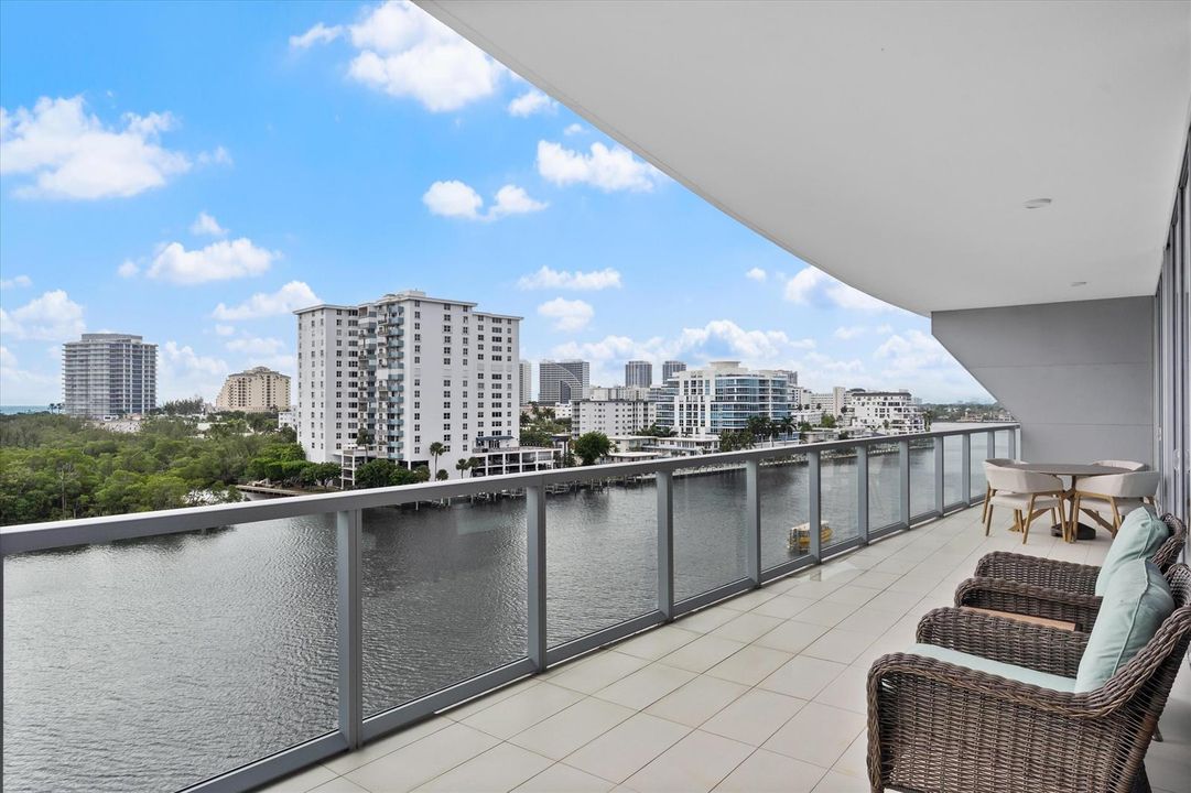 25-920 Intracostal Drive #702 Ft. Lauder
