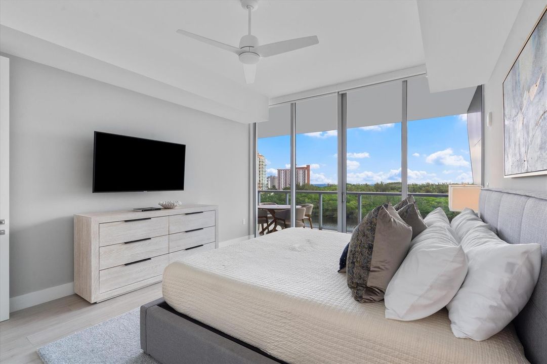 20-920 Intracostal Drive #702 Ft. Lauder