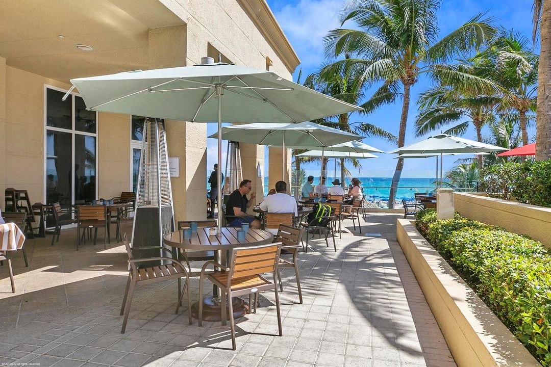 Resort at Singer Island Patio Dinning AA
