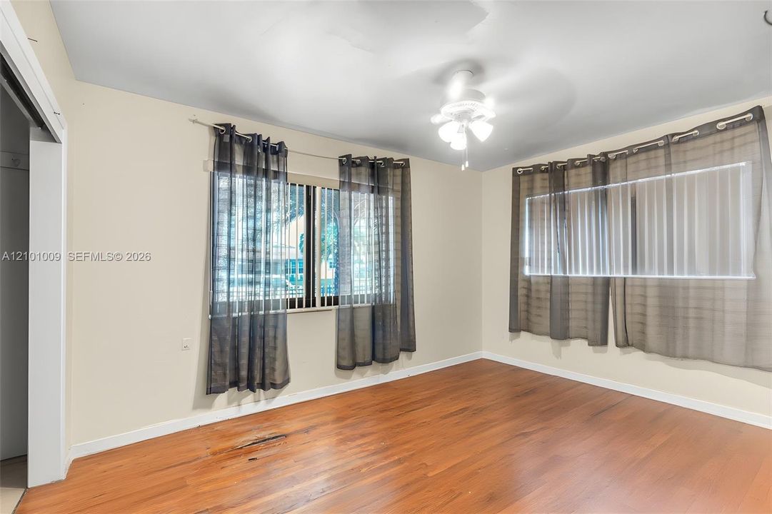 For Sale: $498,000 (3 beds, 2 baths, 1207 Square Feet)