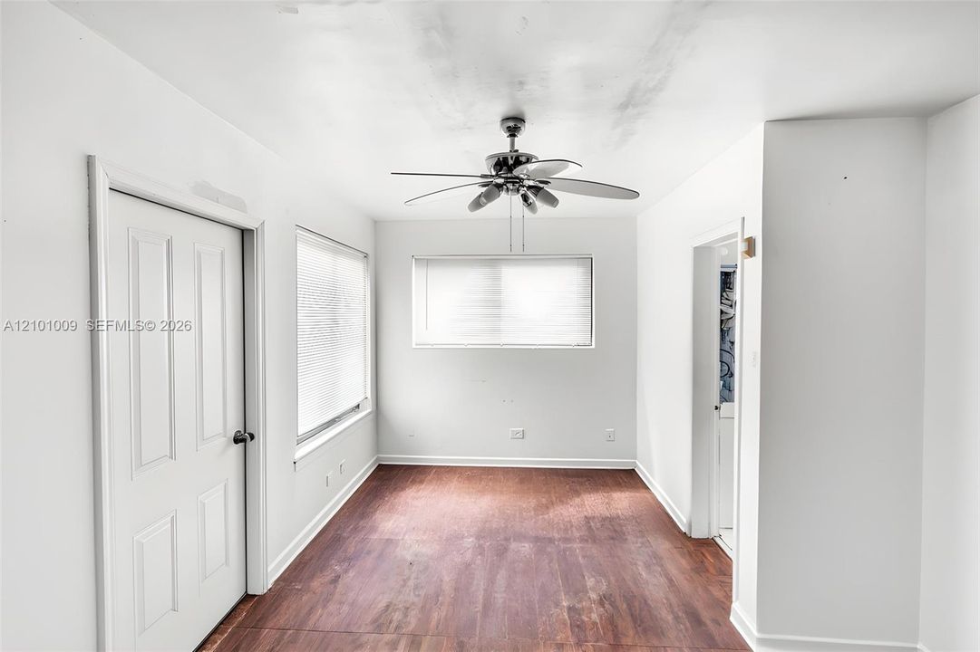 For Sale: $498,000 (3 beds, 2 baths, 1207 Square Feet)