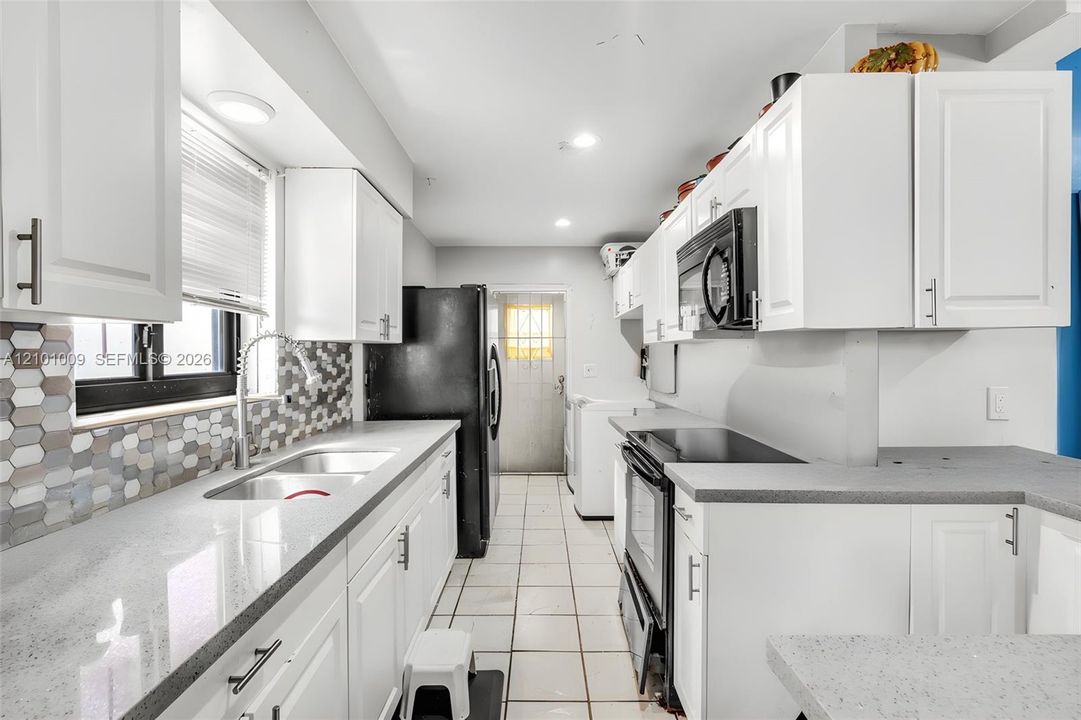 For Sale: $498,000 (3 beds, 2 baths, 1207 Square Feet)