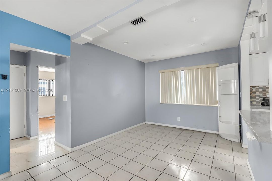 For Sale: $498,000 (3 beds, 2 baths, 1207 Square Feet)