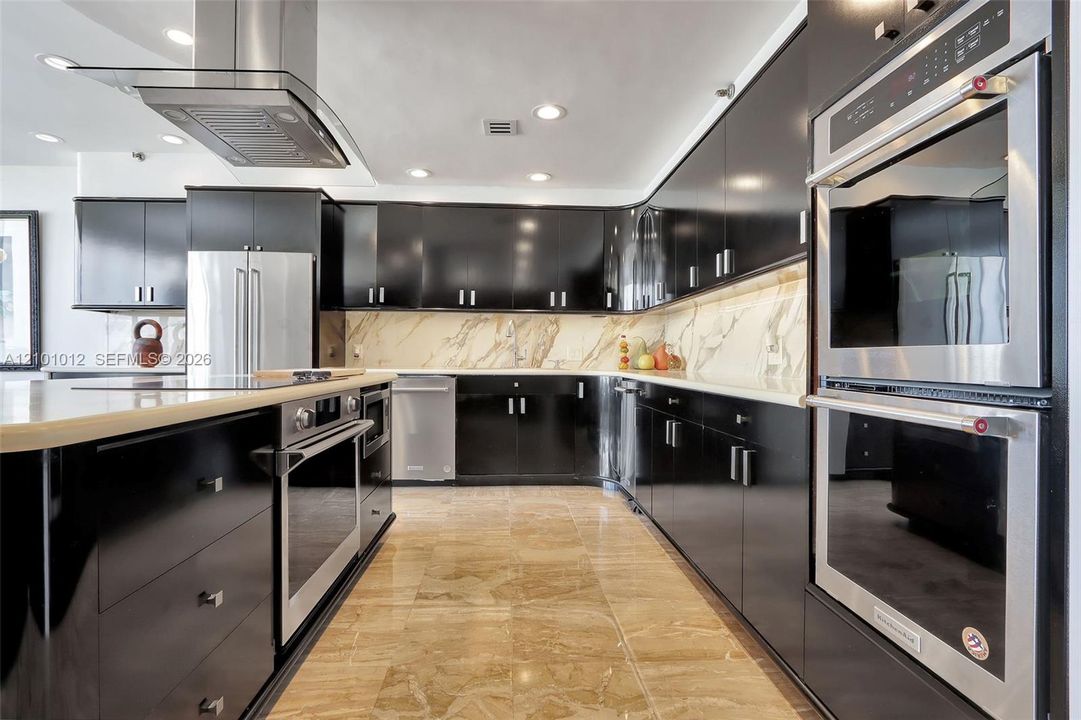 For Sale: $1,095,000 (3 beds, 3 baths, 4430 Square Feet)
