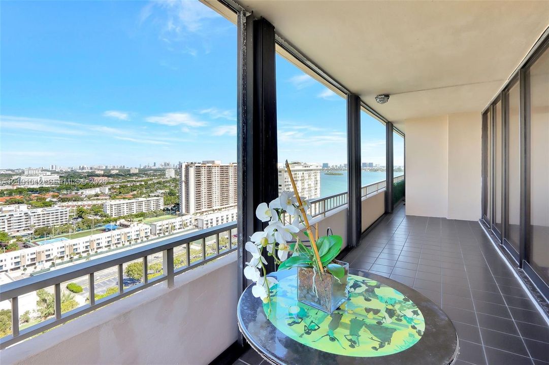 For Sale: $1,095,000 (3 beds, 3 baths, 4430 Square Feet)