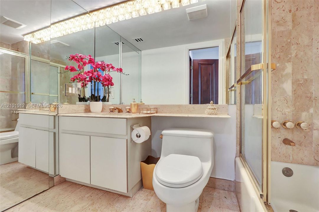 For Sale: $1,095,000 (3 beds, 3 baths, 4430 Square Feet)