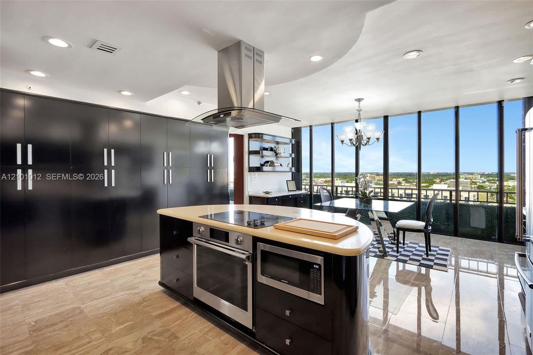 For Sale: $1,095,000 (3 beds, 3 baths, 4430 Square Feet)